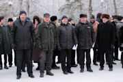 Ryhmitt�ytymist� lippukulkueeseen